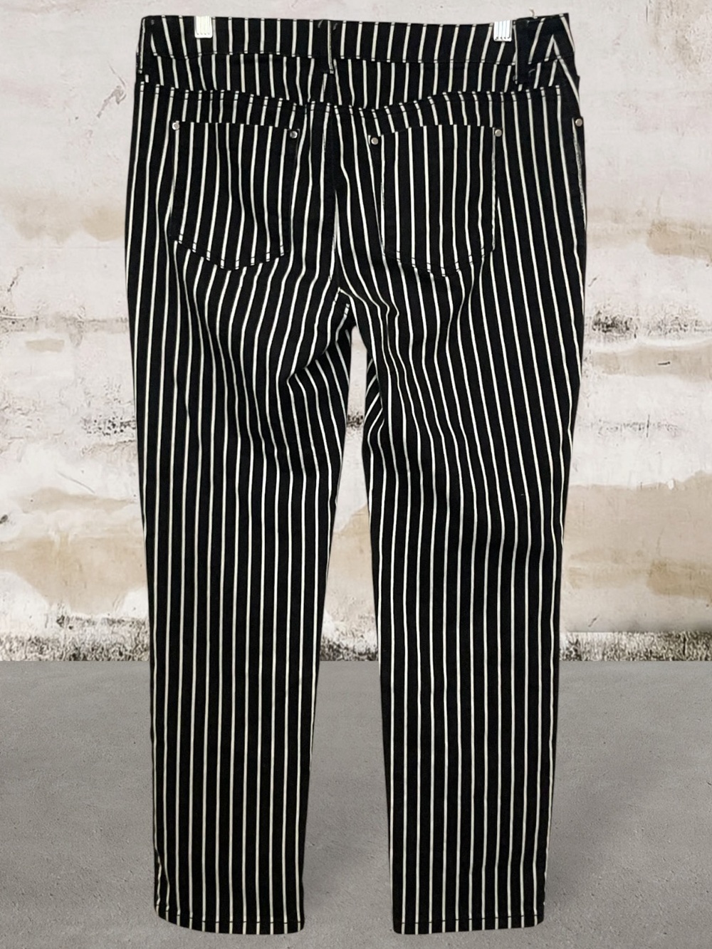 Chico’s Platinum Black and White Striped Denim Ankle Jeans Size .5 Reg 6 - Picture 3 of 12